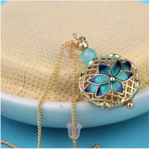 New 14K Gold Lotus Flower Aventurine Earrings - Picture 4 of 12